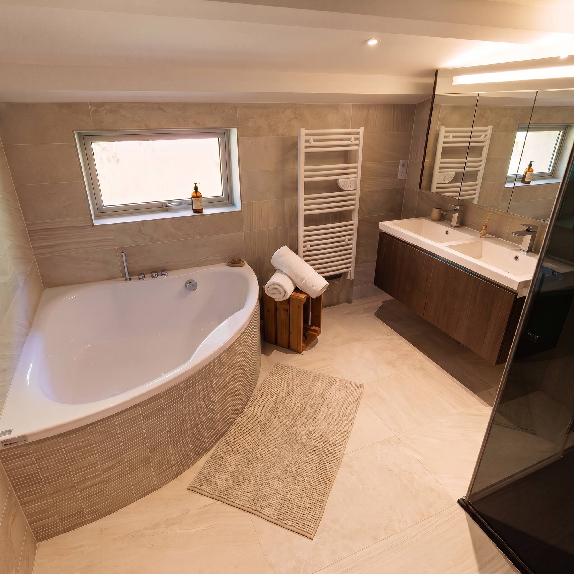 Chambre L'Estive — salle de bain (vue 1)