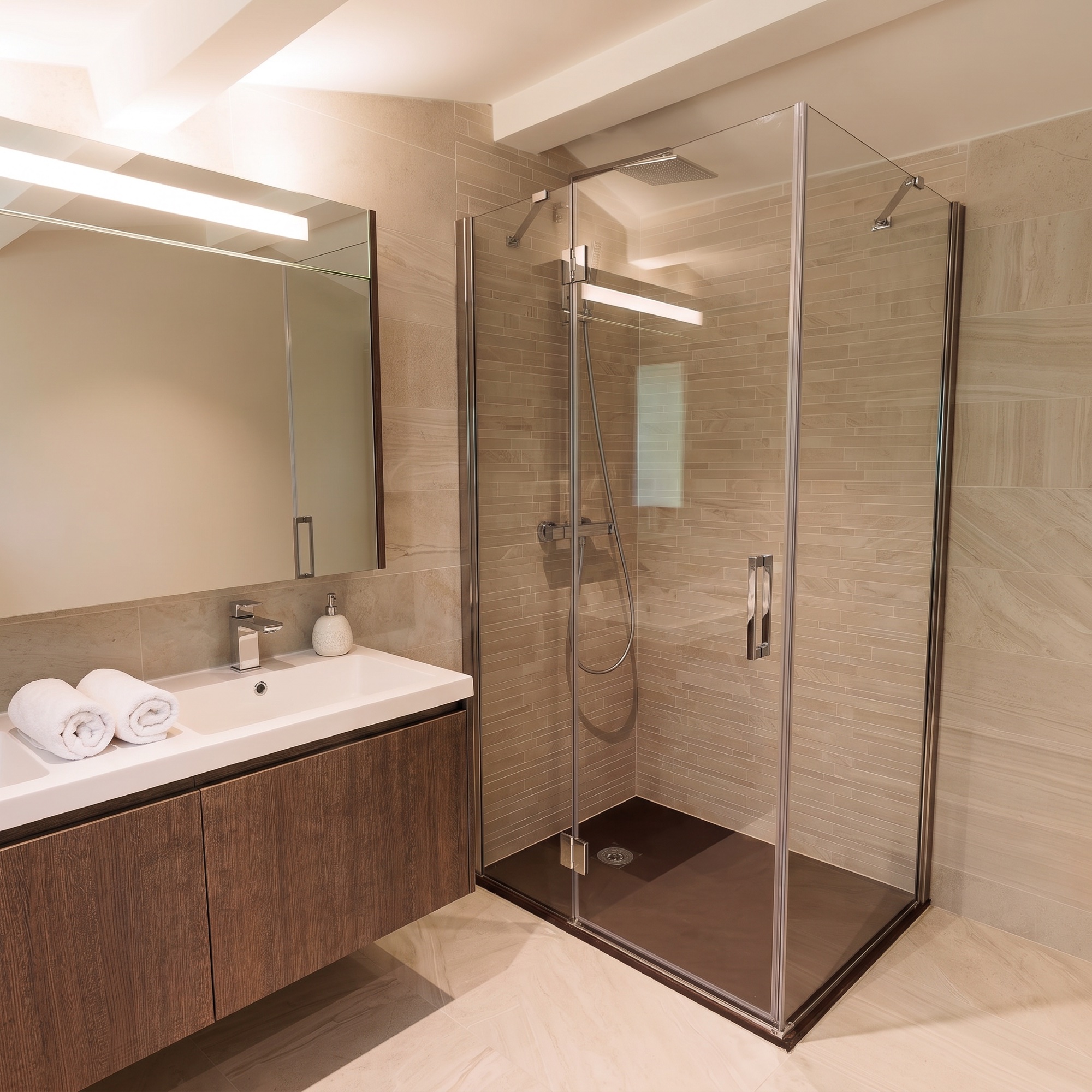 Chambre L'Estive — salle de bain (vue 2)